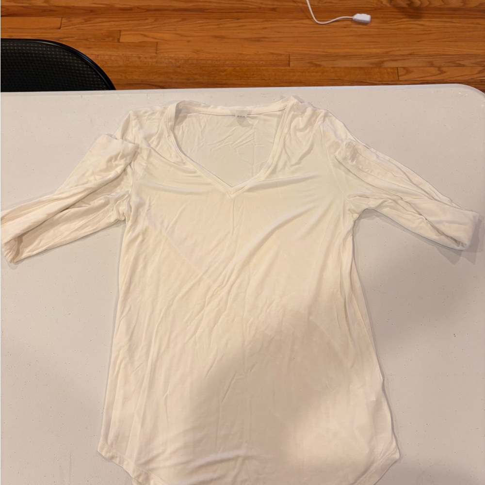 Old Navy White V-Neck Long Sleeve Tee
